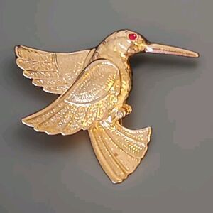 Vintage Hummingbird Brooch Gold Tone Rhinestone Eye Flying Brushed Textured Pin